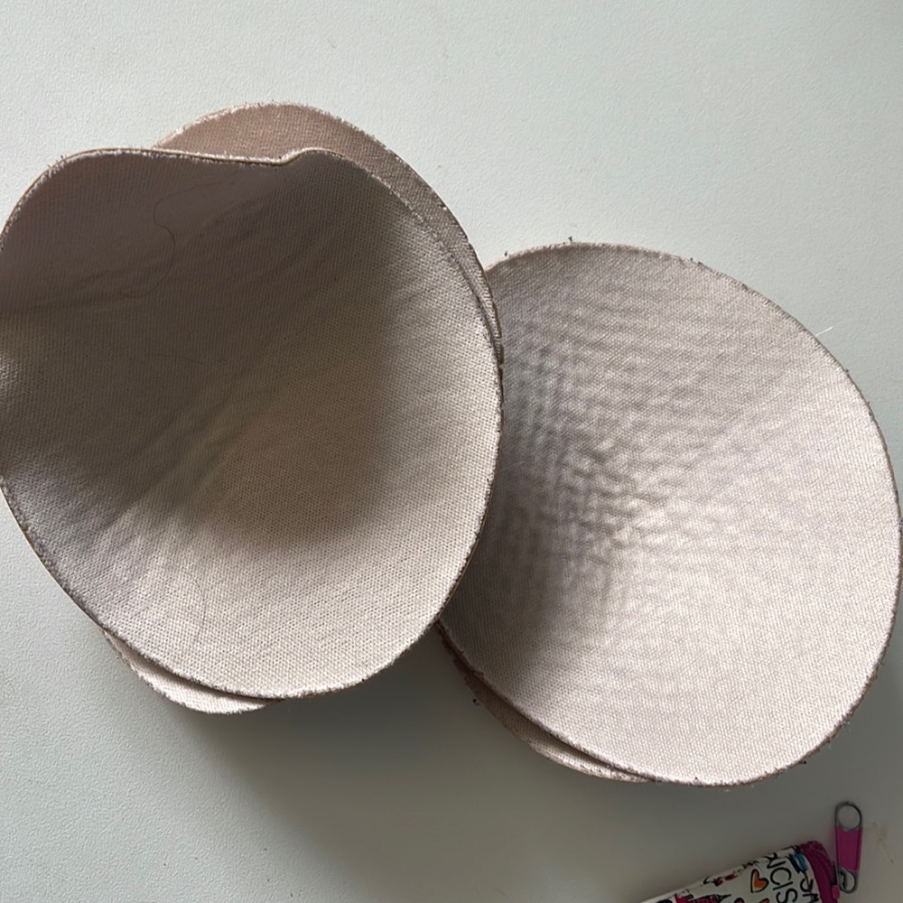 4 Lululemon sports bra pads